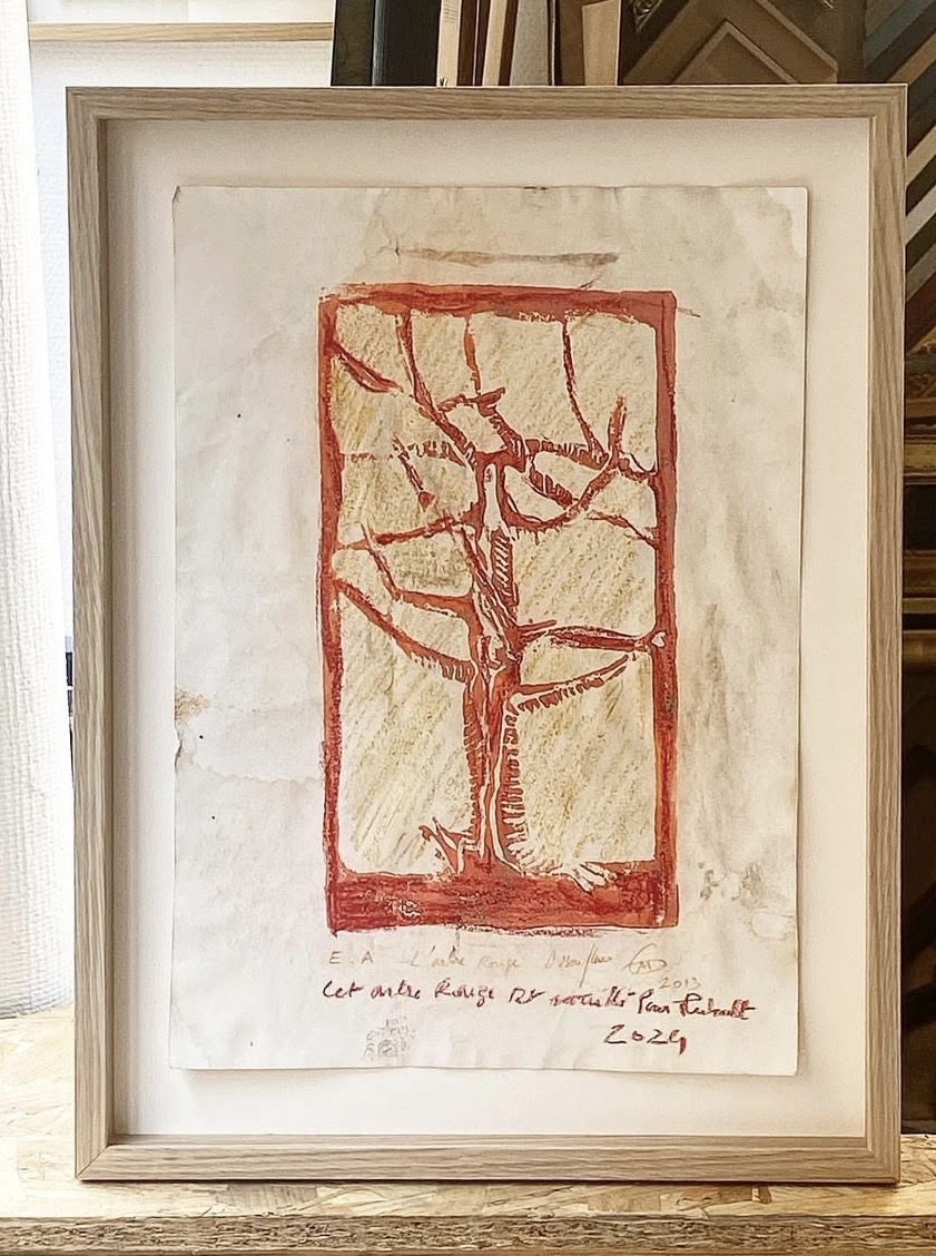 Encadrement gravure arbre rouge passe-partout blanc - Atelier Au Passe-Partout