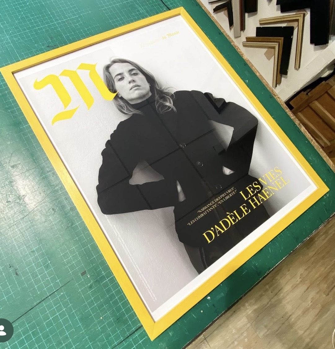 Encadrement document magazine cadre dore - Atelier encadrement Paris 9
