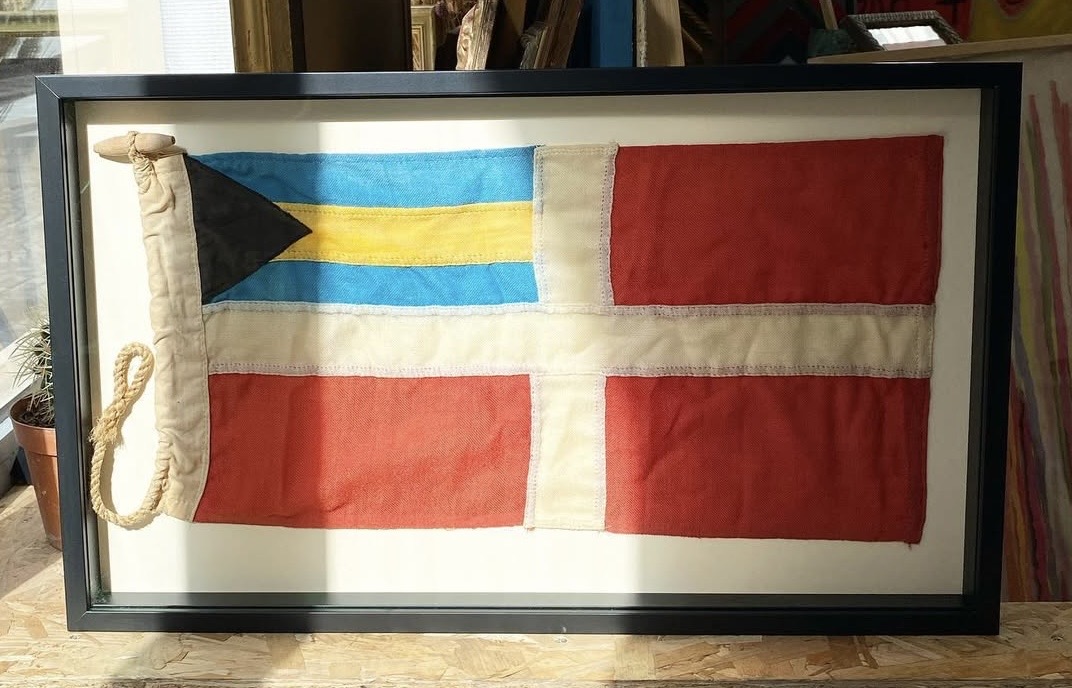 Encadrement drapeau sous verre boitage caisse americaine - Au Passe-Partout Paris